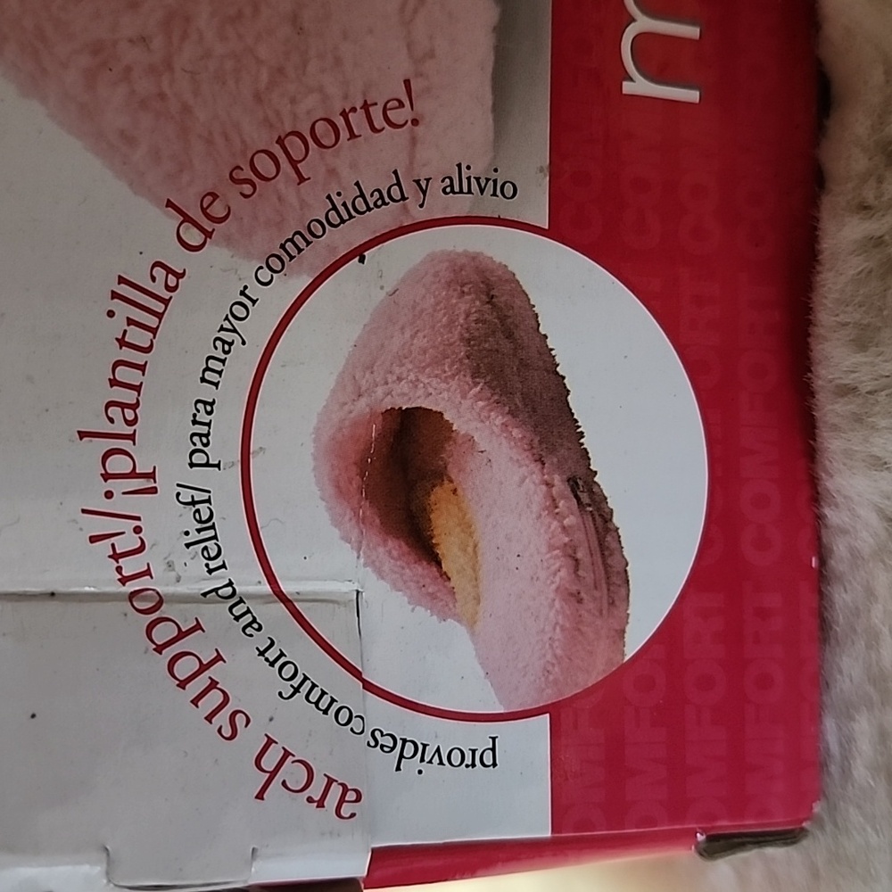 CONAIR PINK WOMEN'S MASSAGING SLIPPERS. - Picture 2 of 7